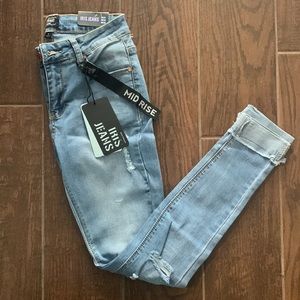 Iris Medium Wash Destroyed Skinny Jeans Sz. 1